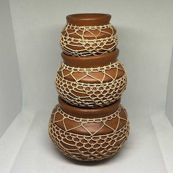 3 clay pots with woven overlay - Picture 2 of 13